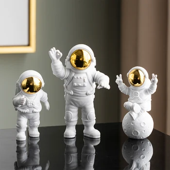3/pc Akció Ábra Űrhajós Mini Miniatúrák Autó Dekoráció Kiegészítők Hálószoba, Iroda Pult Dekorációs Kiegészítők Aranyos Ajándékok