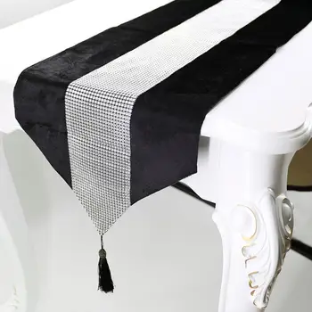 Európai Flanel Diamond asztali Futó Modern Tasseled Párnahuzat Parti Kellékek Dekoráció Fedezze Szalvéta Esküvői Asztal C1R0