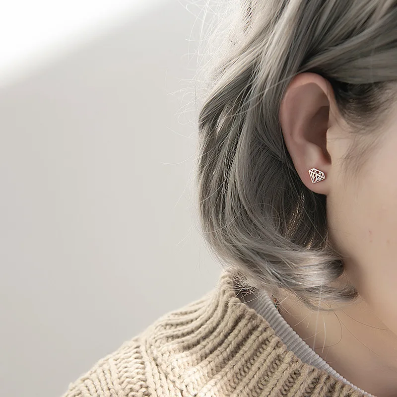 Kép /Koreai-gyémánt-alakú-fülbevaló-női-üreges-geometria-6-258816-thumb.jpg